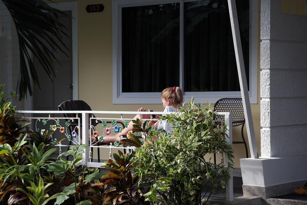 Naka Resort Kamala-stranden Eksteriør bilde