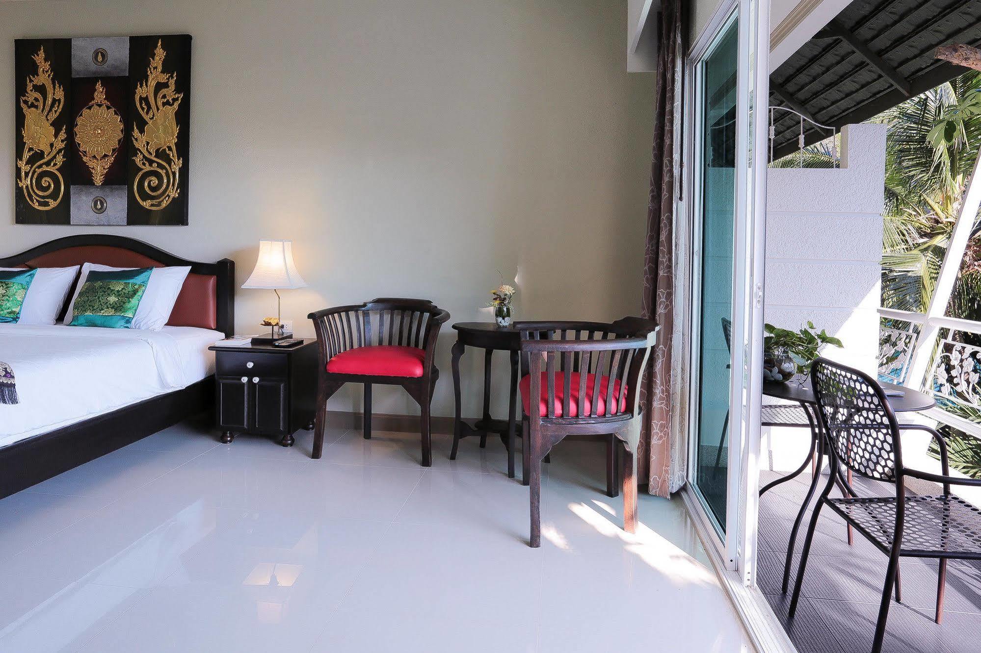 Naka Resort Kamala-stranden Eksteriør bilde
